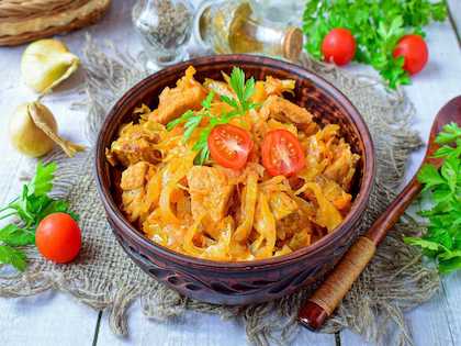 Капуста тушеная
